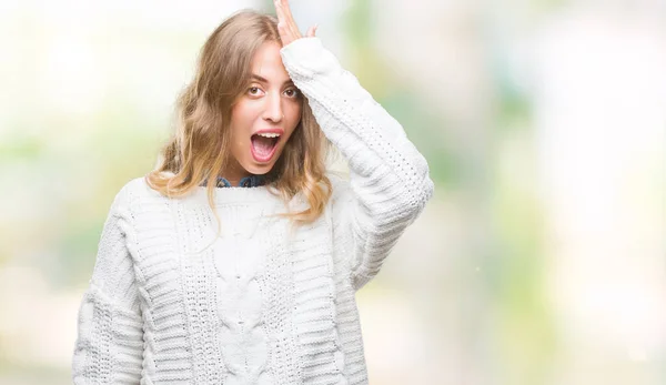 Vakre Unge Blonde Kvinner Med Vintergenser Isolert Bakgrunn Overrasket Med – stockfoto