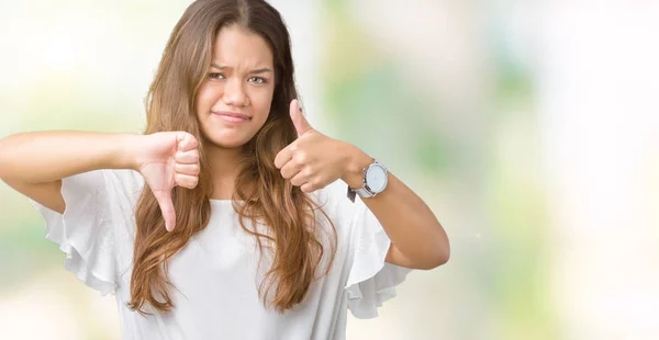 Joven Hermosa Mujer Negocios Morena Sobre Fondo Aislado Haciendo Pulgares —  Fotos de Stock