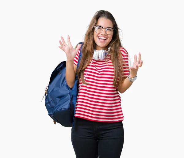 Jovem Mulher Estudante Bonita Morena Usando Fones Ouvido Mochila Sobre — Fotografia de Stock