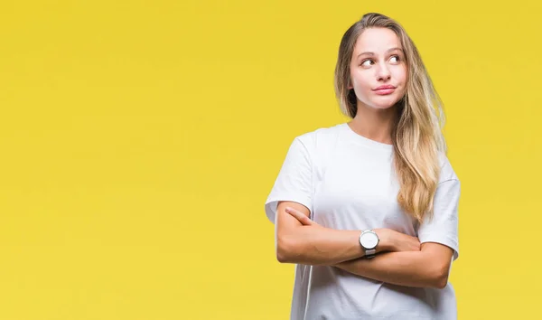 Jovem Bela Mulher Loira Vestindo Casual Shirt Branca Sobre Fundo — Fotografia de Stock