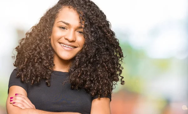 Joven Hermosa Mujer Con Pelo Rizado Cara Feliz Sonriendo Con —  Fotos de Stock