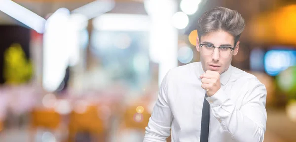 Jeune Homme Affaires Portant Des Lunettes Sur Fond Isolé Sentant — Photo