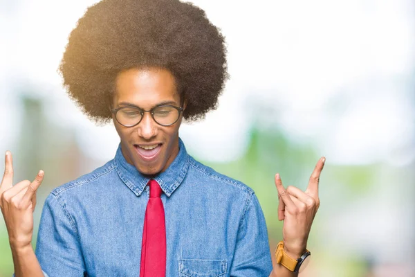 Joven Hombre Negocios Afroamericano Con Pelo Afro Usando Gafas Corbata —  Fotos de Stock