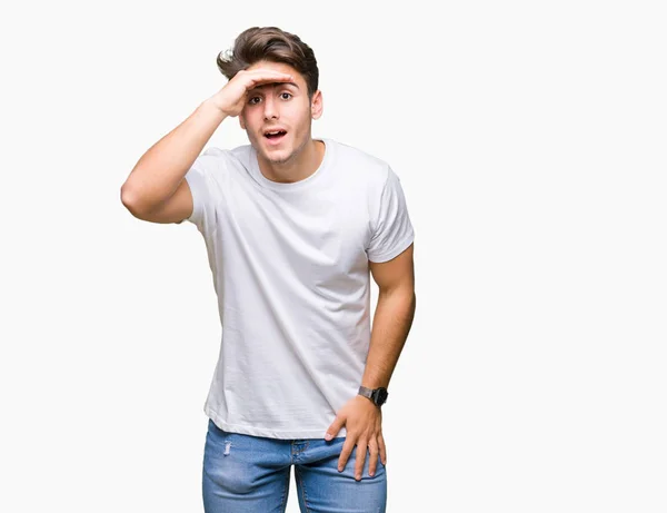 Homem Bonito Jovem Vestindo Shirt Branca Sobre Fundo Isolado Muito — Fotografia de Stock