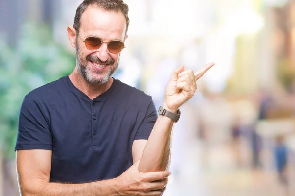 Hombre Mayor Edad Mediana Con Gafas Sol Sobre Fondo Aislado — Foto de Stock