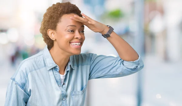 Jeune Belle Femme Afro Américaine Sur Fond Isolé Très Heureuse — Photo