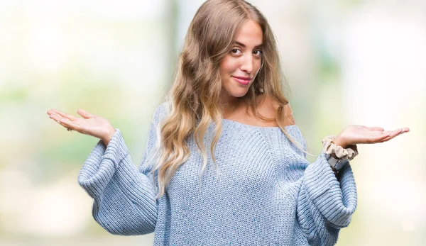 Mulher Loira Bonita Vestindo Camisola Inverno Sobre Fundo Isolado Sem — Fotografia de Stock