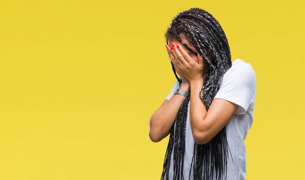 Jonge Gevlochten Haar Afrikaanse Amerikaans Meisje Geïsoleerde Achtergrond Met Trieste — Stockfoto