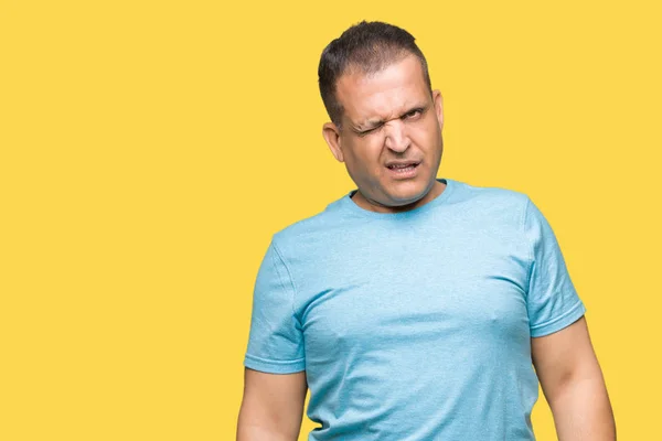 Arabischer Mann Mittleren Alters Trägt Blaues Shirt Über Isoliertem Hintergrund — Stockfoto