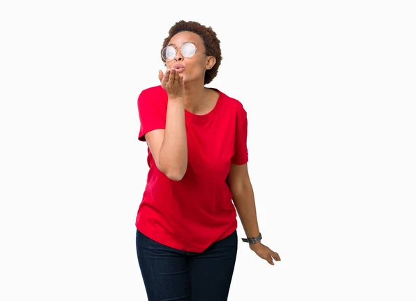 Mooie Jonge African American Vrouw Het Dragen Van Bril Geïsoleerde — Stockfoto