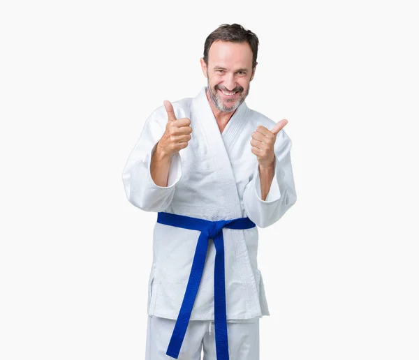 Schöner Älterer Mann Mittleren Alters Der Kimono Uniform Über Isoliertem — Stockfoto