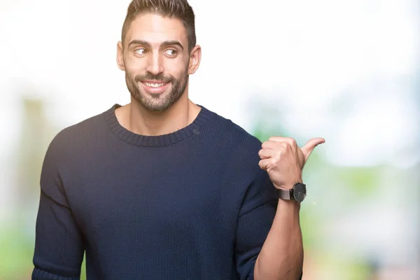 Joven Hombre Guapo Usando Suéter Sobre Fondo Aislado Sonriendo Con —  Fotos de Stock