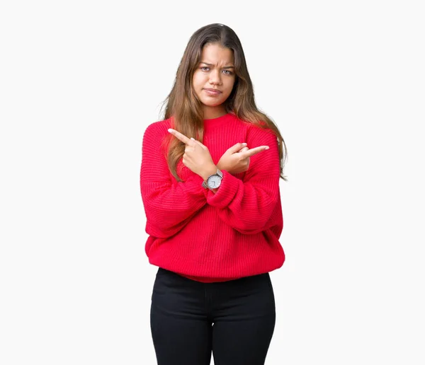 Jonge Mooie Brunette Vrouw Dragen Rode Winter Trui Geïsoleerd Background — Stockfoto