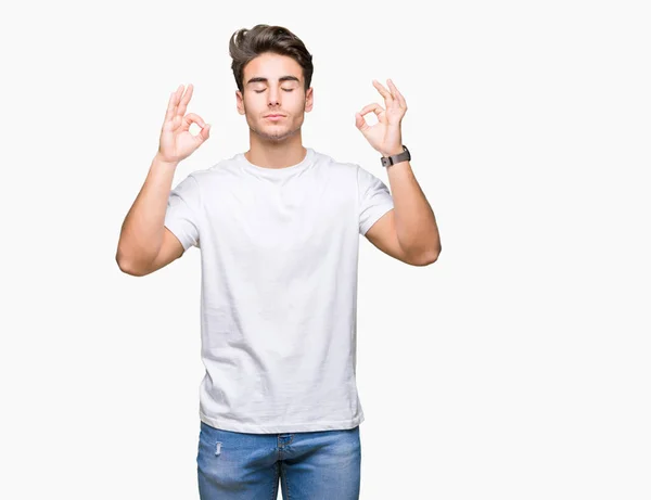 Jovem Homem Bonito Vestindo Shirt Branca Sobre Fundo Isolado Relaxar — Fotografia de Stock