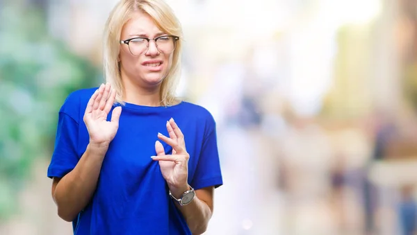 Giovane Bella Donna Bionda Con Gli Occhiali Sfondo Isolato Espressione — Foto Stock