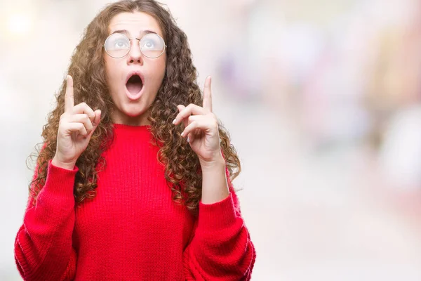 Hermosa Morena Pelo Rizado Chica Joven Con Gafas Suéter Invierno — Foto de Stock