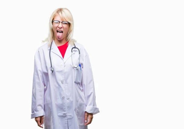 Jonge Mooie Blonde Dokter Vrouw Medische Uniform Dragen Geïsoleerde Achtergrond — Stockfoto