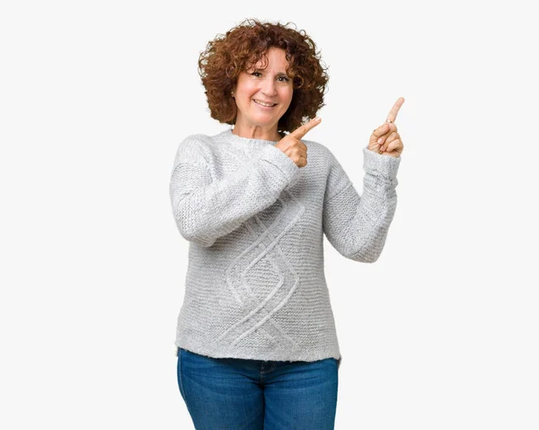 Mulher Sênior Bonita Meio Ager Vestindo Camisola Inverno Sobre Fundo — Fotografia de Stock