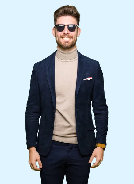 Young Handsome Elegant Man Wearing Sunglasses Happy Cool Smile Face — Stock Photo, Image