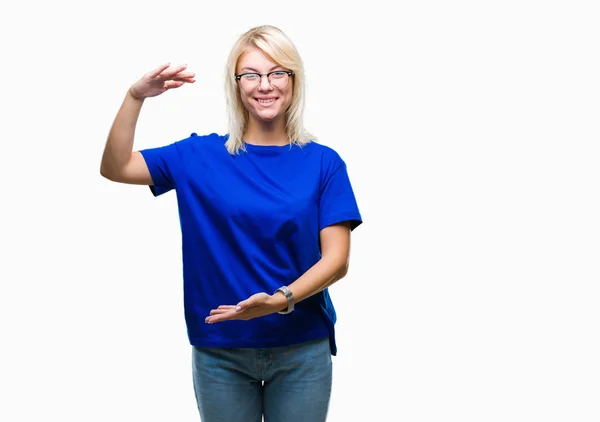 Giovane Bella Donna Bionda Che Indossa Occhiali Sfondo Isolato Gesticolando — Foto Stock