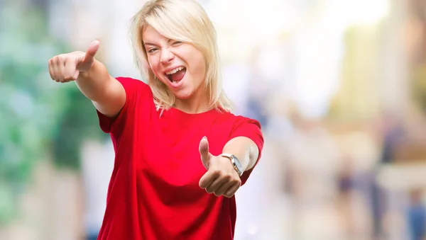 Jonge Mooie Blonde Vrouw Met Rode Shirt Geïsoleerde Achtergrond Goed — Stockfoto