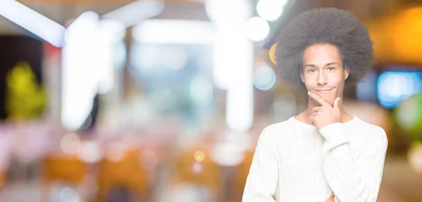 Giovane Uomo Afro Americano Con Capelli Afro Che Indossa Maglione — Foto Stock