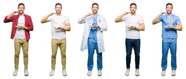 Beyaz izole arka plan üzerinde çekici genç adam Collage büyük ve büyük boyutlu işareti gösteren eller ile işaret, ölçü sembolü. Kameraya bakarak gülümsüyor. Ölçme konsepti.