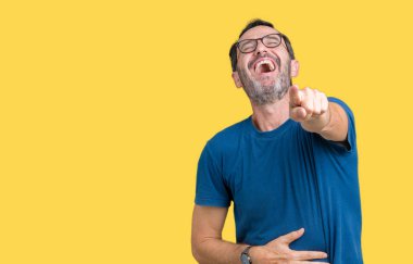 Gülme sizin parmak el kamerasıyla göğüs üzerinde utanç ifadesi işaret eden nedir yakışıklı orta yaş ağarmış komuta sizde gözlük izole üzerinde arka plan