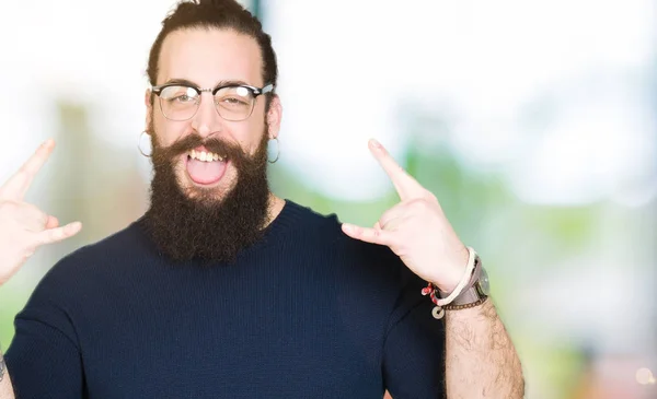 Young Hipster Man Long Hair Beard Wearing Glasses Shouting Crazy — Stock Photo, Image