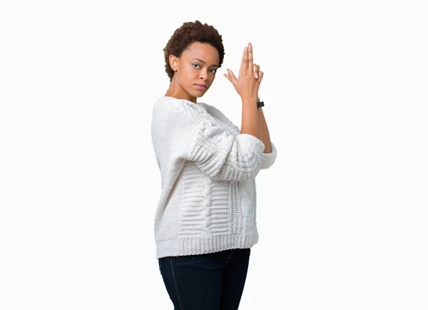 Linda Jovem Afro Americana Vestindo Suéter Sobre Fundo Isolado Segurando — Fotografia de Stock