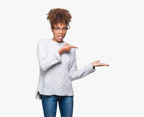 Linda Jovem Afro Americana Vestindo Camisola Inverno Sobre Fundo Isolado — Fotografia de Stock