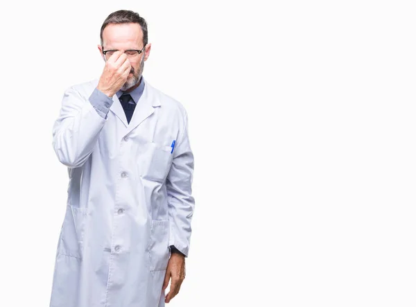 Hombre Profesional Mediana Edad Con Capucha Blanca Sobre Fondo Aislado — Foto de Stock