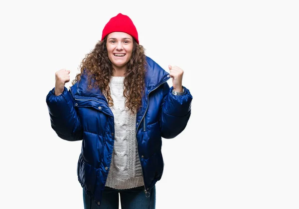 Hermosa Joven Morena Pelo Rizado Chica Con Abrigo Invierno Gorra —  Fotos de Stock