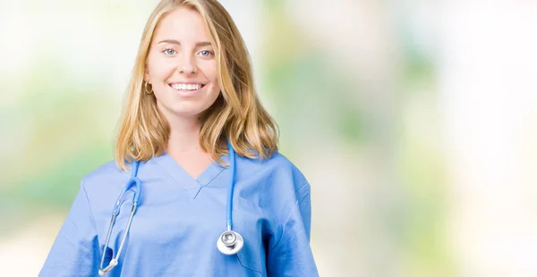 Mooie Jonge Dokter Vrouw Medische Uniform Dragen Geïsoleerd Samen Achtergrond — Stockfoto