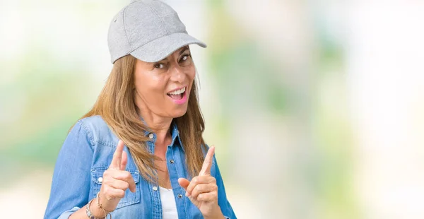 Beautiful Middle Age Woman Wearing Sport Cap Isolated Background Pointing — Stock Photo, Image
