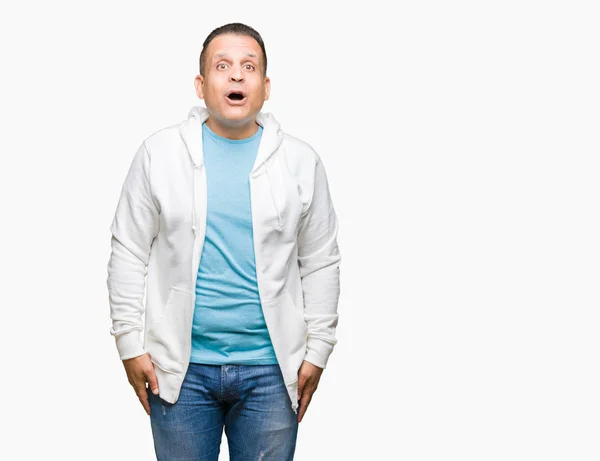 Arabische Man Van Middelbare Leeftijd Dragen Sweatshirt Geïsoleerde Achtergrond Bang — Stockfoto