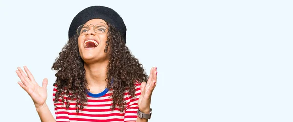 Young Beautiful Woman Curly Hair Wearing Glasses Fashion Beret Crazy — Stock Photo, Image