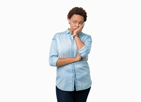 Joven Mujer Afroamericana Hermosa Sobre Fondo Aislado Pensando Que Cansado — Foto de Stock