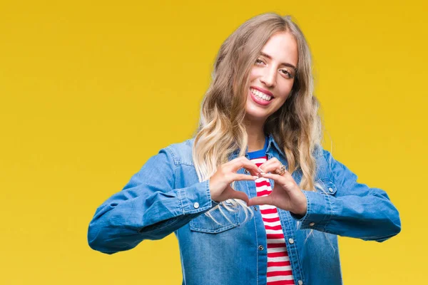 Linda Jovem Loira Sobre Fundo Isolado Sorrindo Amor Mostrando Símbolo — Fotografia de Stock