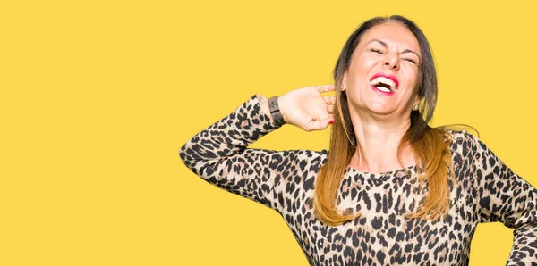 Bella Donna Mezza Età Che Indossa Abito Leopardato Con Stampa — Foto Stock