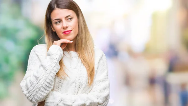 Mujer Hermosa Joven Suéter Blanco Casual Sobre Fondo Aislado Con —  Fotos de Stock