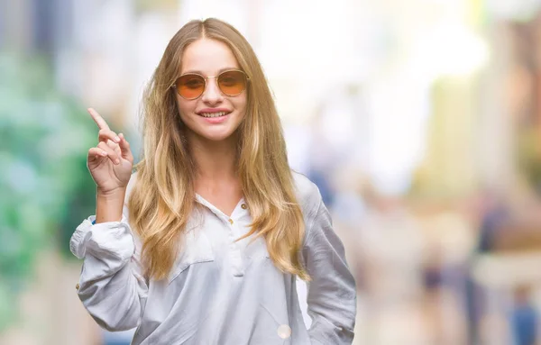 Junge Schöne Blonde Frau Mit Sonnenbrille Über Isoliertem Hintergrund Mit — Stockfoto