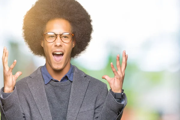 Joven Hombre Negocios Afroamericano Con Pelo Afro Usando Gafas Loco —  Fotos de Stock