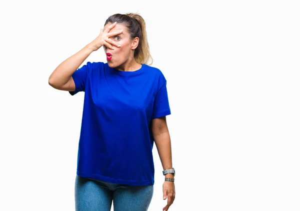 Jovem Mulher Bonita Vestindo Casual Azul Camiseta Sobre Fundo Isolado — Fotografia de Stock