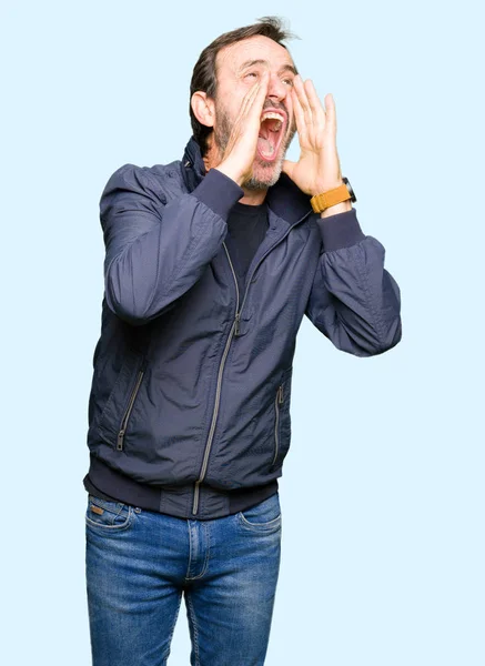 Μέση Ηλικία Όμορφος Άνδρας Φοράει Ένα Σακάκι Που Φωνάζει Θυμωμένος — Φωτογραφία Αρχείου
