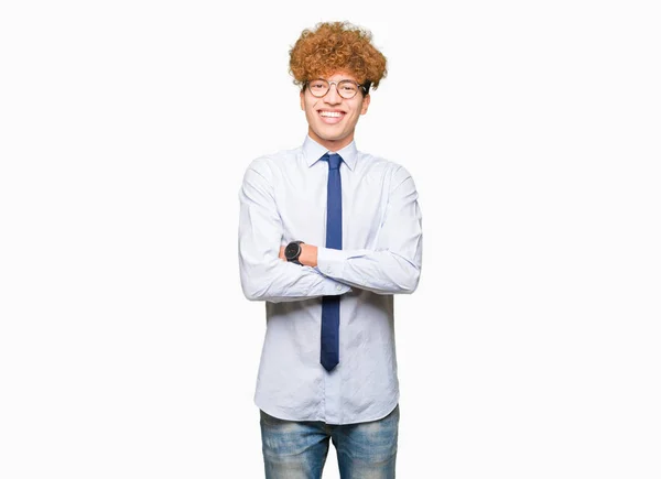 Junger Gutaussehender Geschäftsmann Mit Afro Brille Und Glücklichem Gesicht Der — Stockfoto