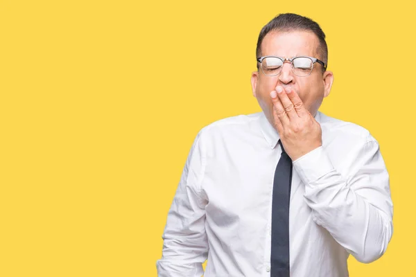 Empresarios Mediana Edad Árabe Hombre Con Gafas Sobre Fondo Aislado —  Fotos de Stock