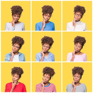 Diş ağrısı ya da diş hastalıkları nedeniyle ağrılı ifade ile el ile sarı izole arka plan dokunmadan ağız üzerinde genç güzel Afrikalı kız kolaj. Dişçi konsepti.