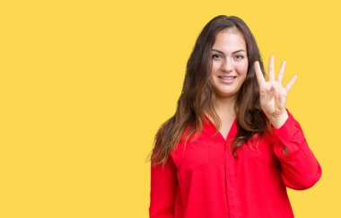 Parmakları ile dört kendinden emin ve mutlu gülümseyerek süre güzel artı boyutu genç iş kadını ve yukarıyı gösteren izole arka plan üzerinde numara.