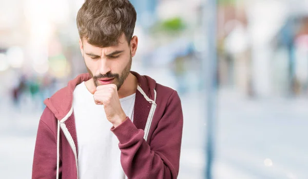 Mladý Pohledný Muž Izolované Pozadí Pocit Nepohody Kašle Jako Příznak — Stock fotografie